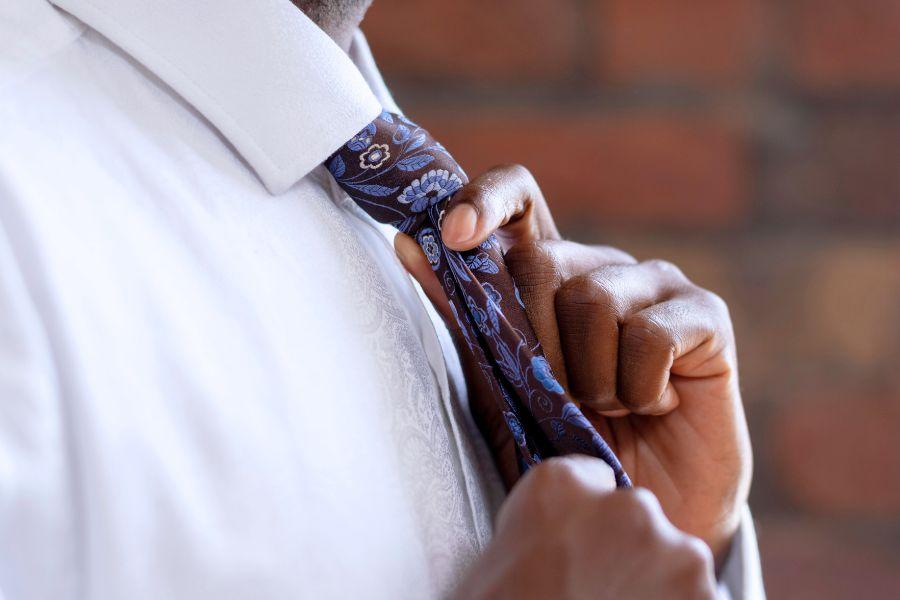 Tips for Adding a Floral Tie to Your Wardrobe